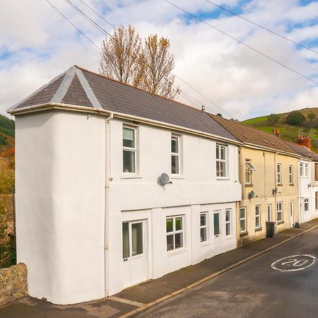Riverside Great House In The Afan Forest Bike Park By Staystaycations Glyncorrwg エクステリア 写真