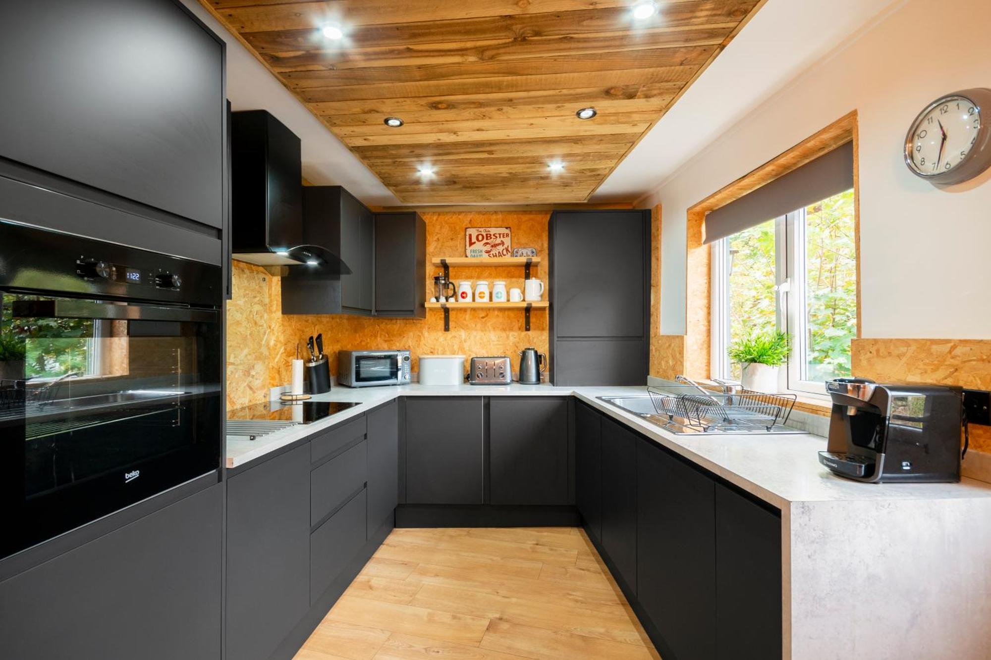 Riverside Great House In The Afan Forest Bike Park By Staystaycations Glyncorrwg エクステリア 写真