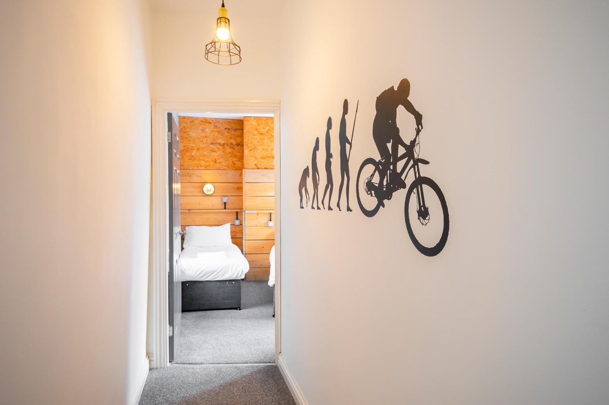 Riverside Great House In The Afan Forest Bike Park By Staystaycations Glyncorrwg エクステリア 写真