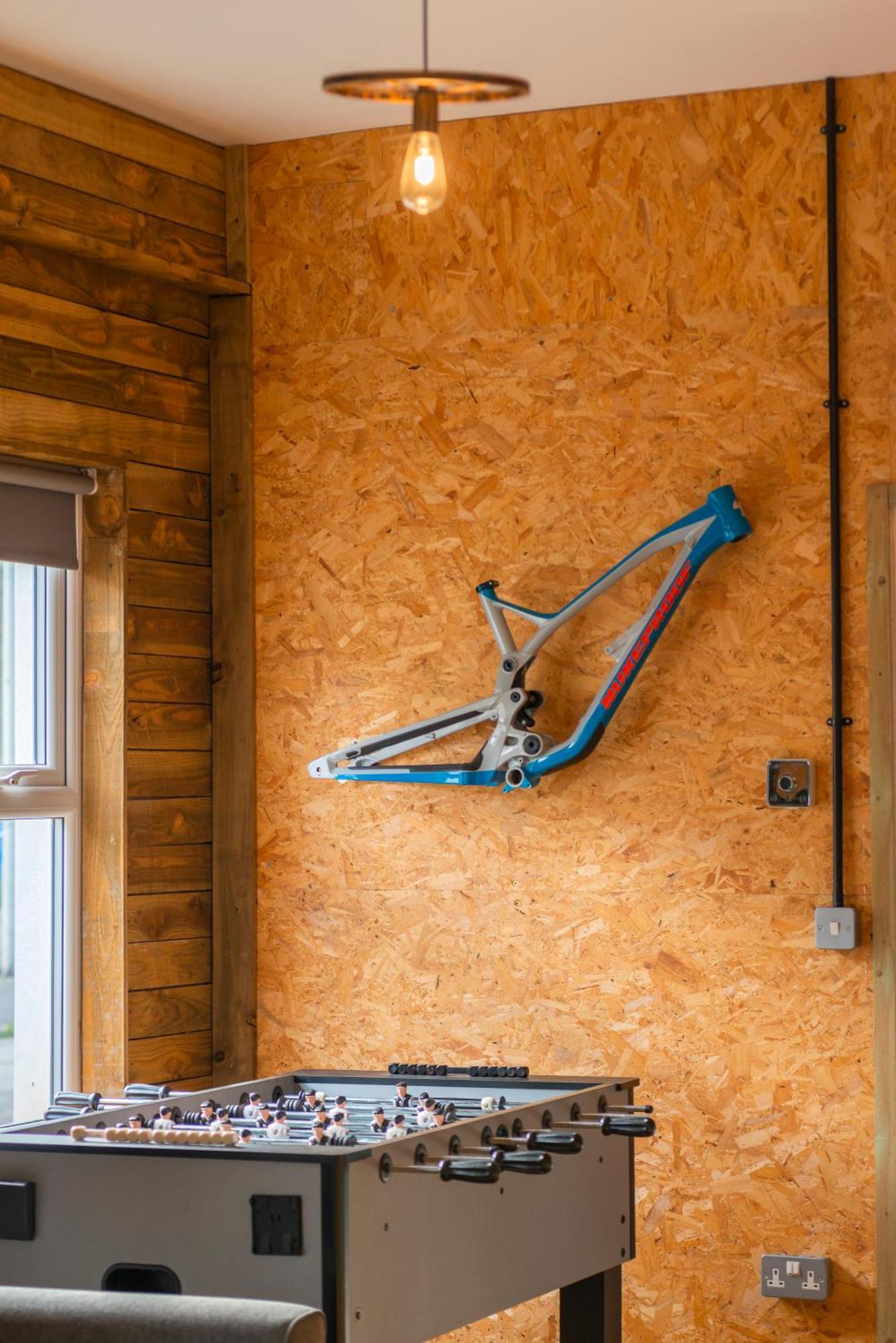 Riverside Great House In The Afan Forest Bike Park By Staystaycations Glyncorrwg エクステリア 写真
