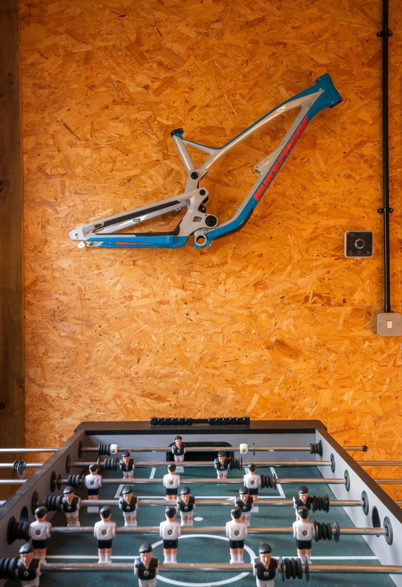 Riverside Great House In The Afan Forest Bike Park By Staystaycations Glyncorrwg エクステリア 写真