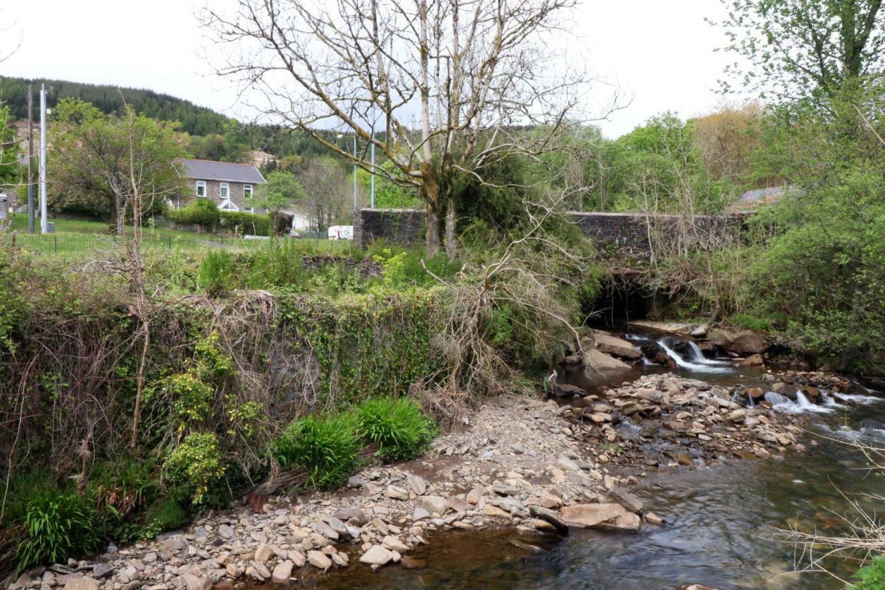 Riverside Great House In The Afan Forest Bike Park By Staystaycations Glyncorrwg エクステリア 写真